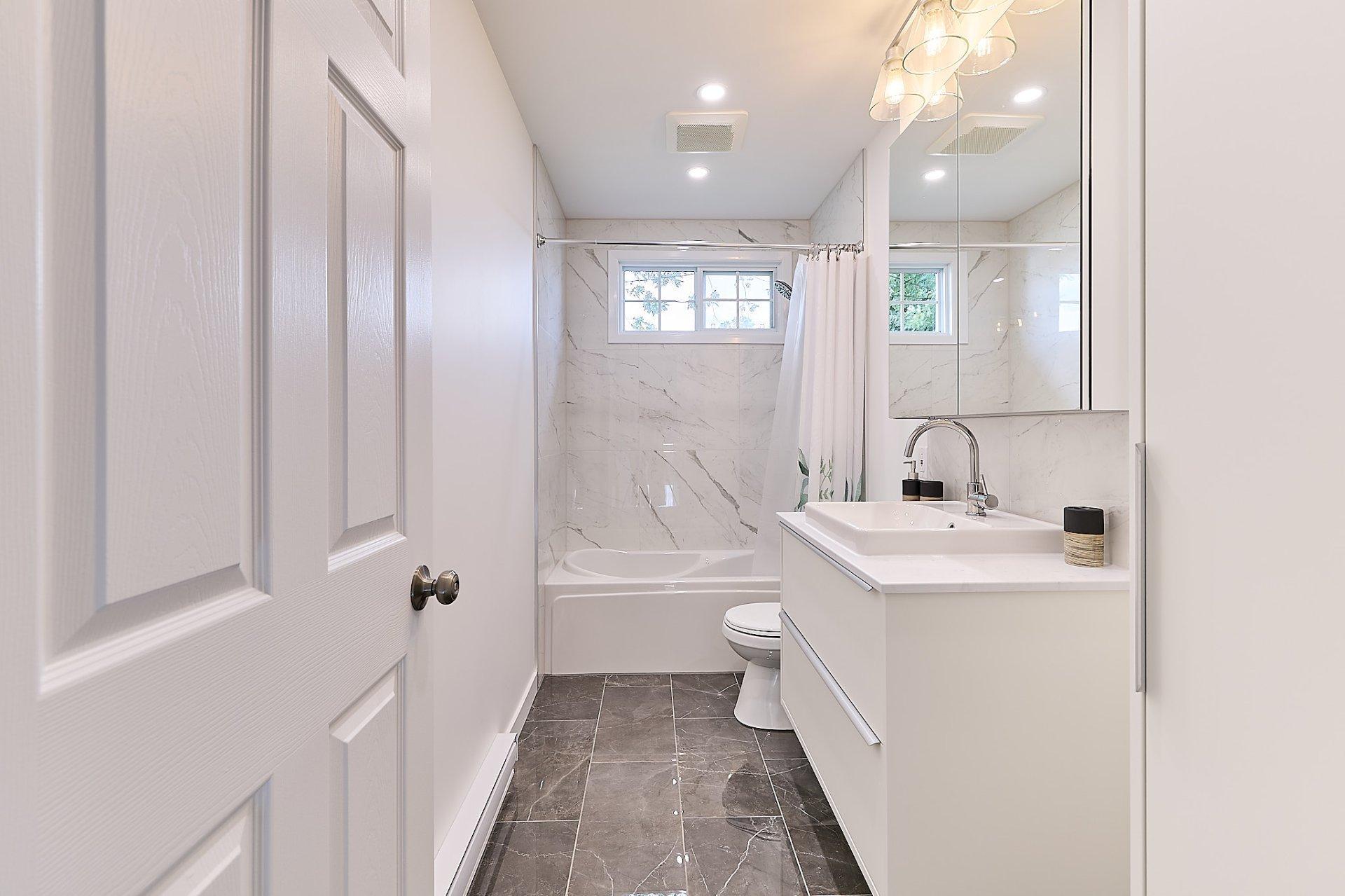 









4674


Rue Harding

,
Longueuil (Saint-Hubert),




QC
J3Y2K6

