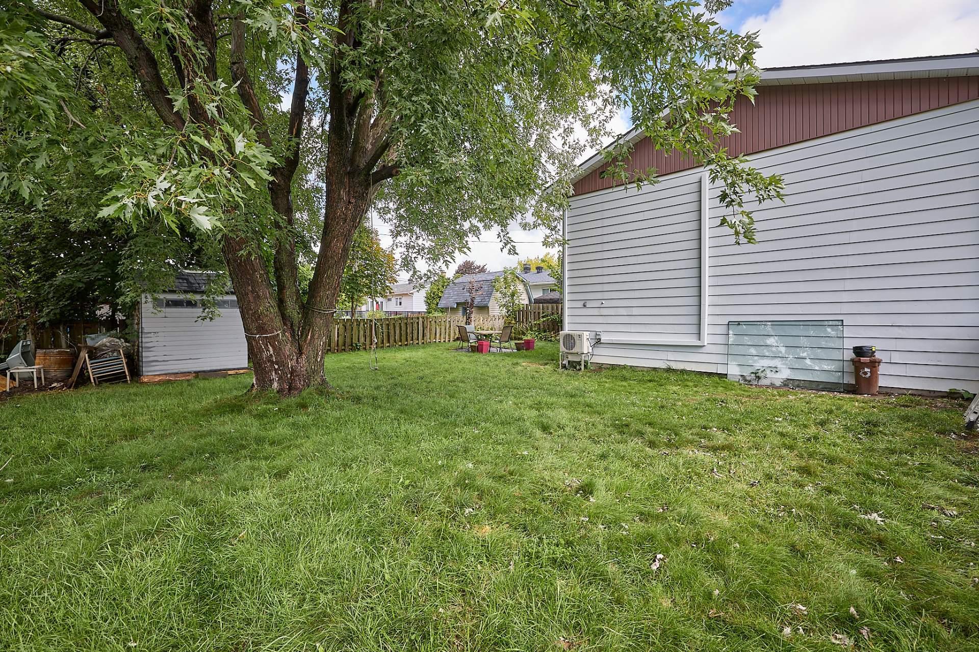 









4674


Rue Harding

,
Longueuil (Saint-Hubert),




QC
J3Y2K6

