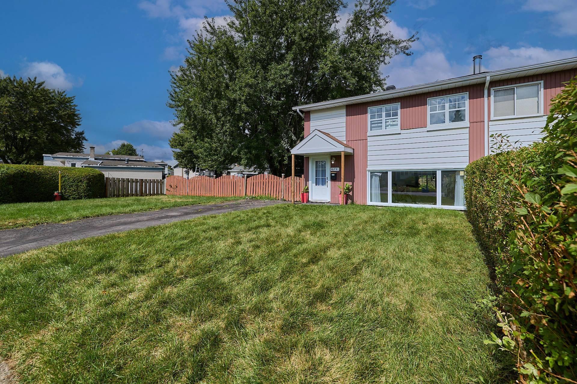 









4674


Rue Harding

,
Longueuil (Saint-Hubert),




QC
J3Y2K6

