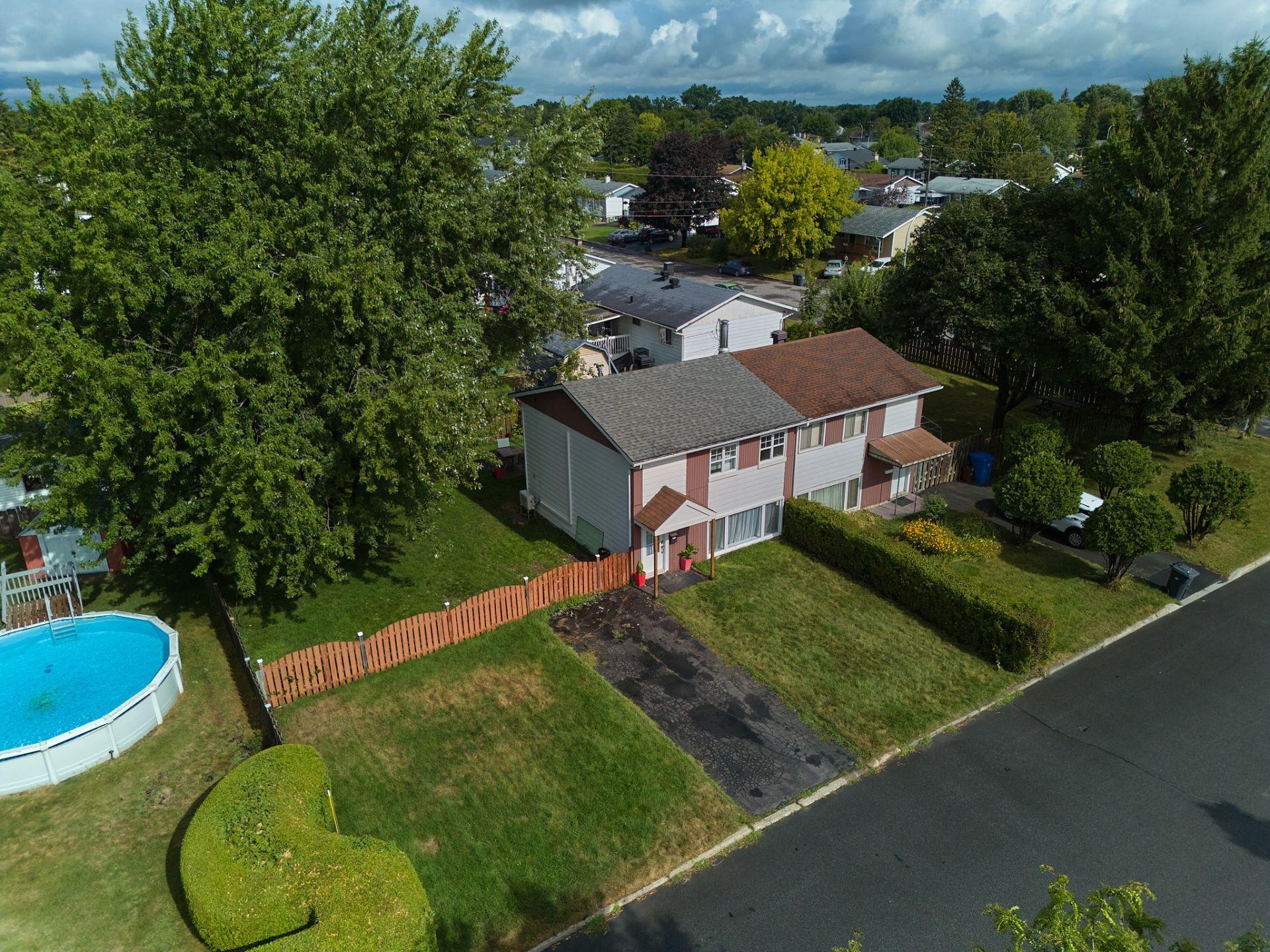 









4674


Rue Harding

,
Longueuil (Saint-Hubert),




QC
J3Y2K6

