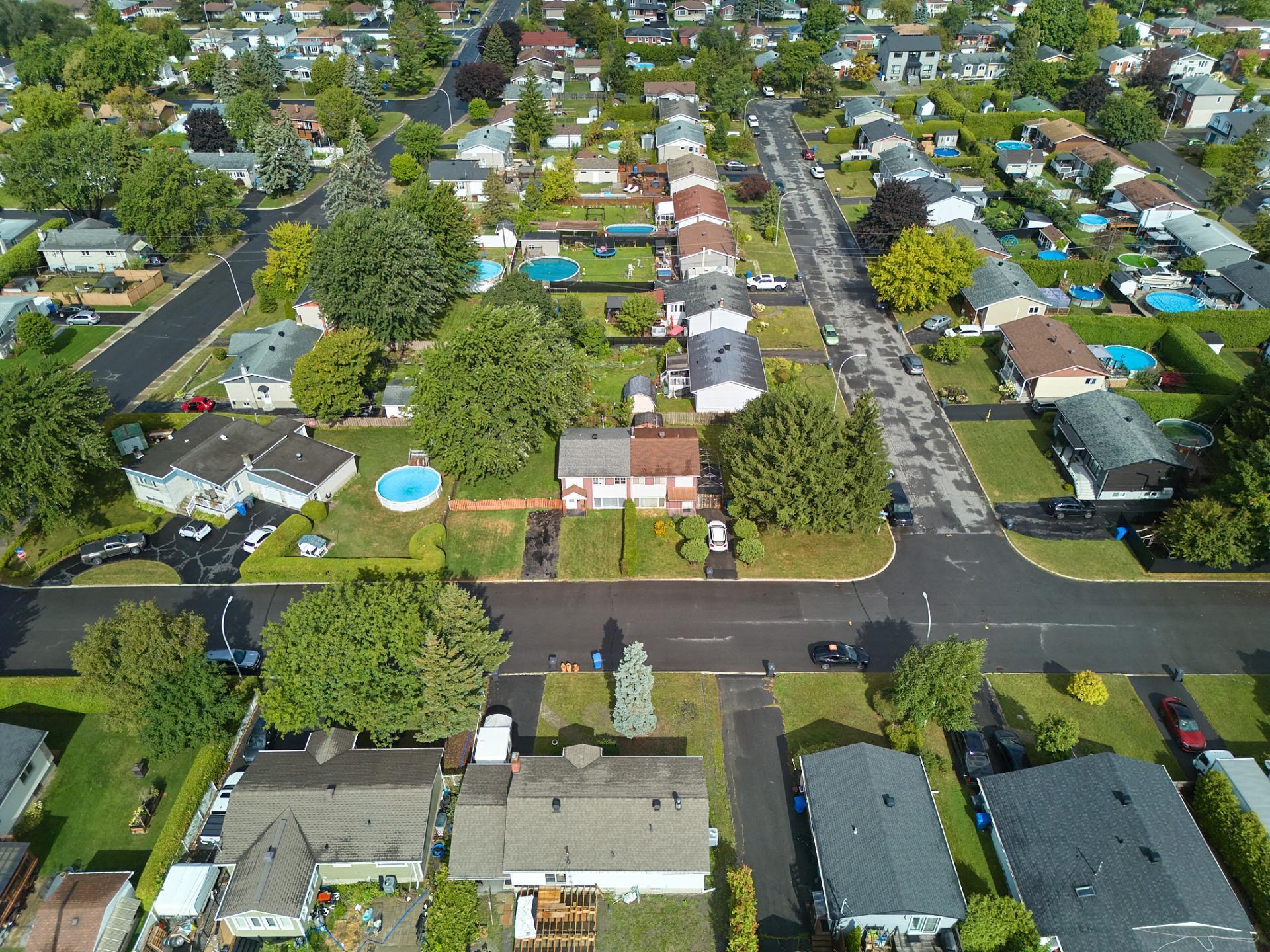 









4674


Rue Harding

,
Longueuil (Saint-Hubert),




QC
J3Y2K6


