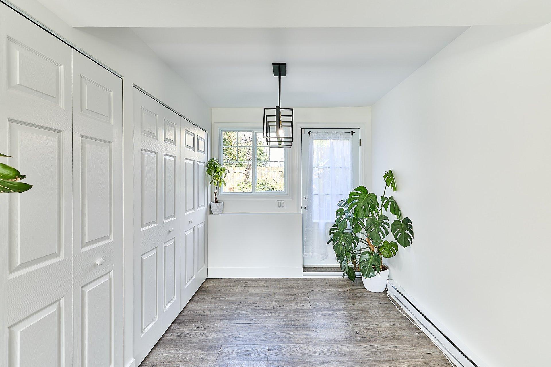 









4674


Rue Harding

,
Longueuil (Saint-Hubert),




QC
J3Y2K6

