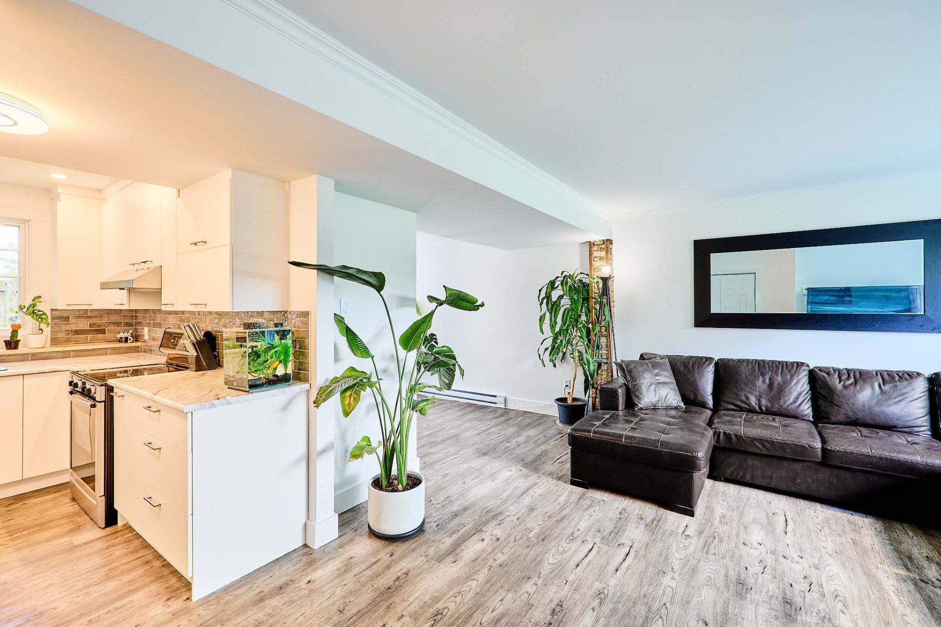 









4674


Rue Harding

,
Longueuil (Saint-Hubert),




QC
J3Y2K6

