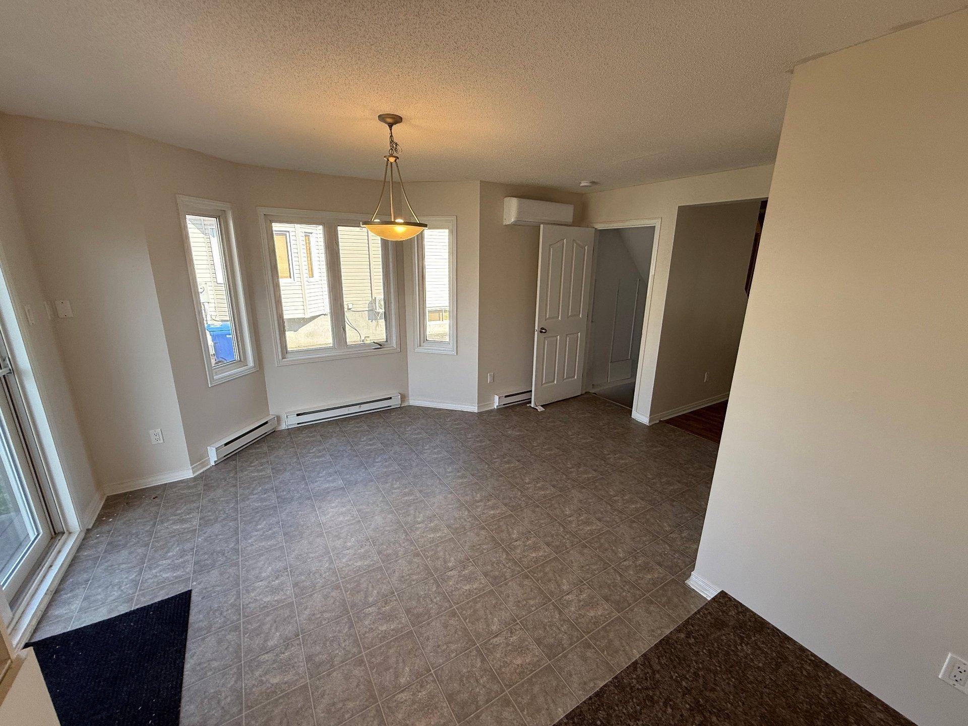 









272


Rue du Prado

,
Gatineau (Aylmer),




QC
J9J0M1

