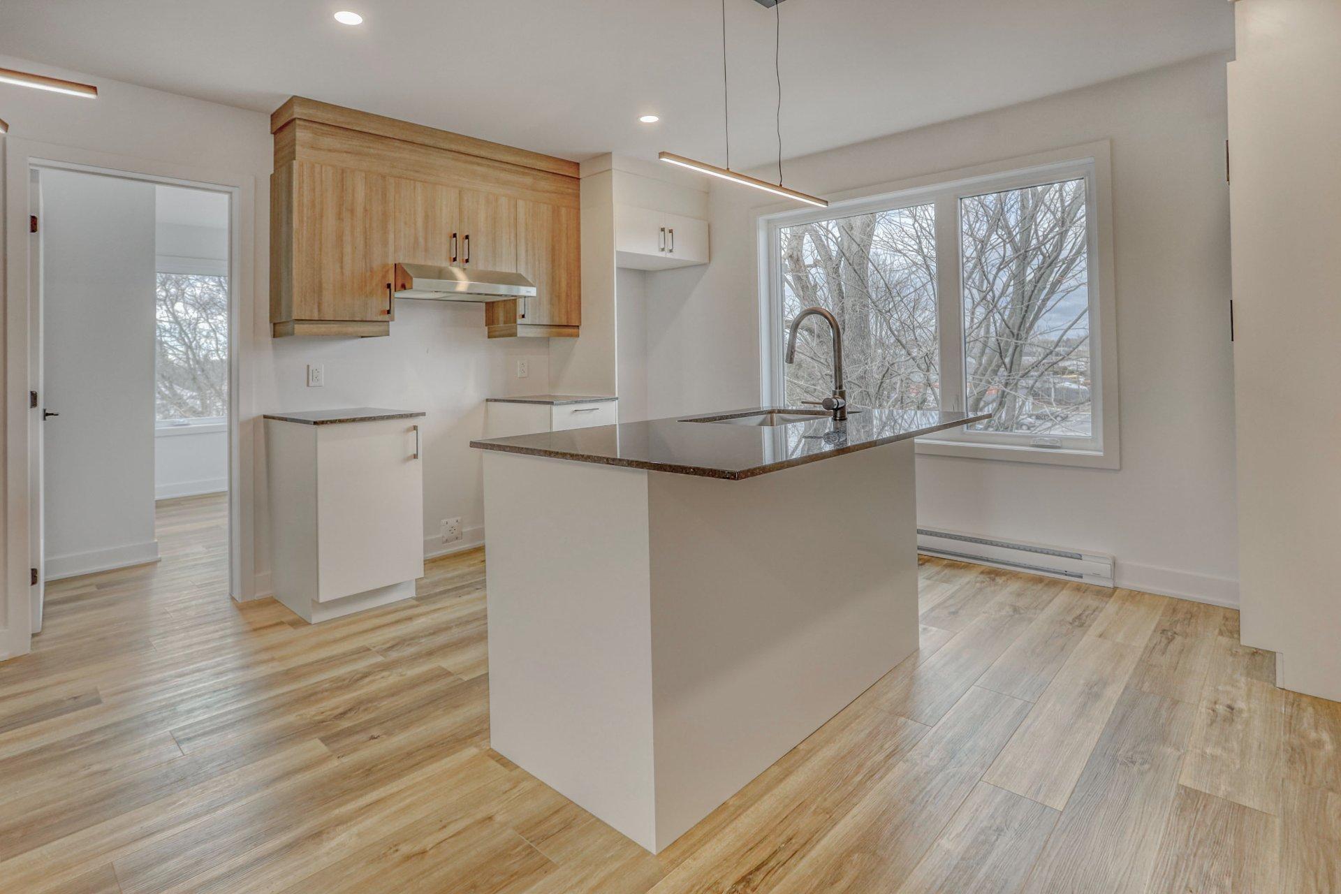 









90


Rue Alexandre

, 5,
Lachute,




QC
J8H3T3

