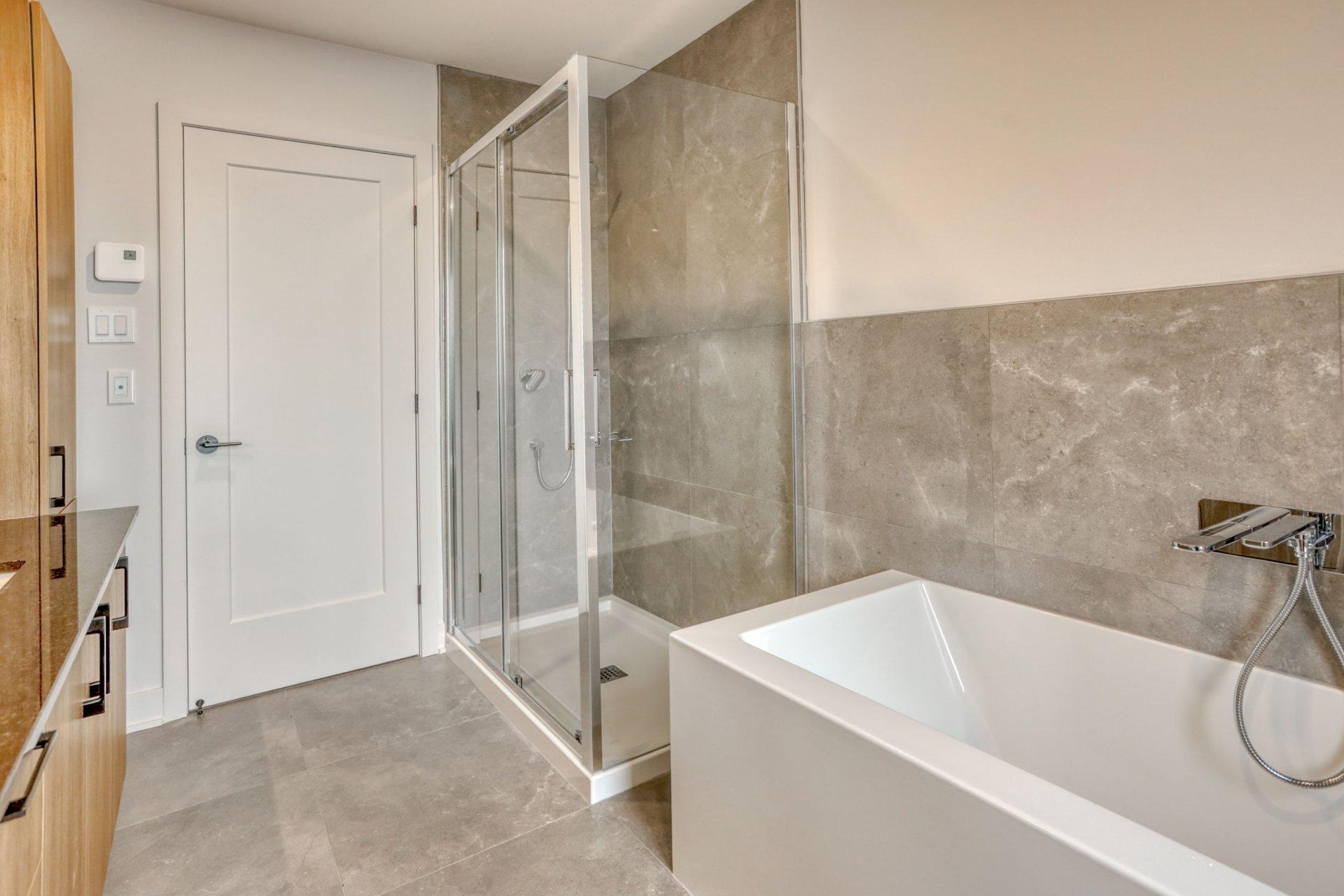 









90


Rue Alexandre

, 5,
Lachute,




QC
J8H3T3

