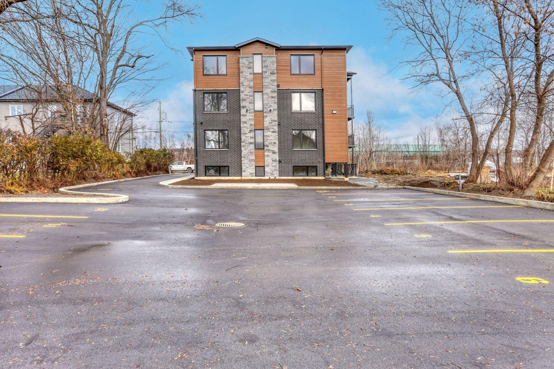 









90


Rue Alexandre

, 5,
Lachute,




QC
J8H3T3

