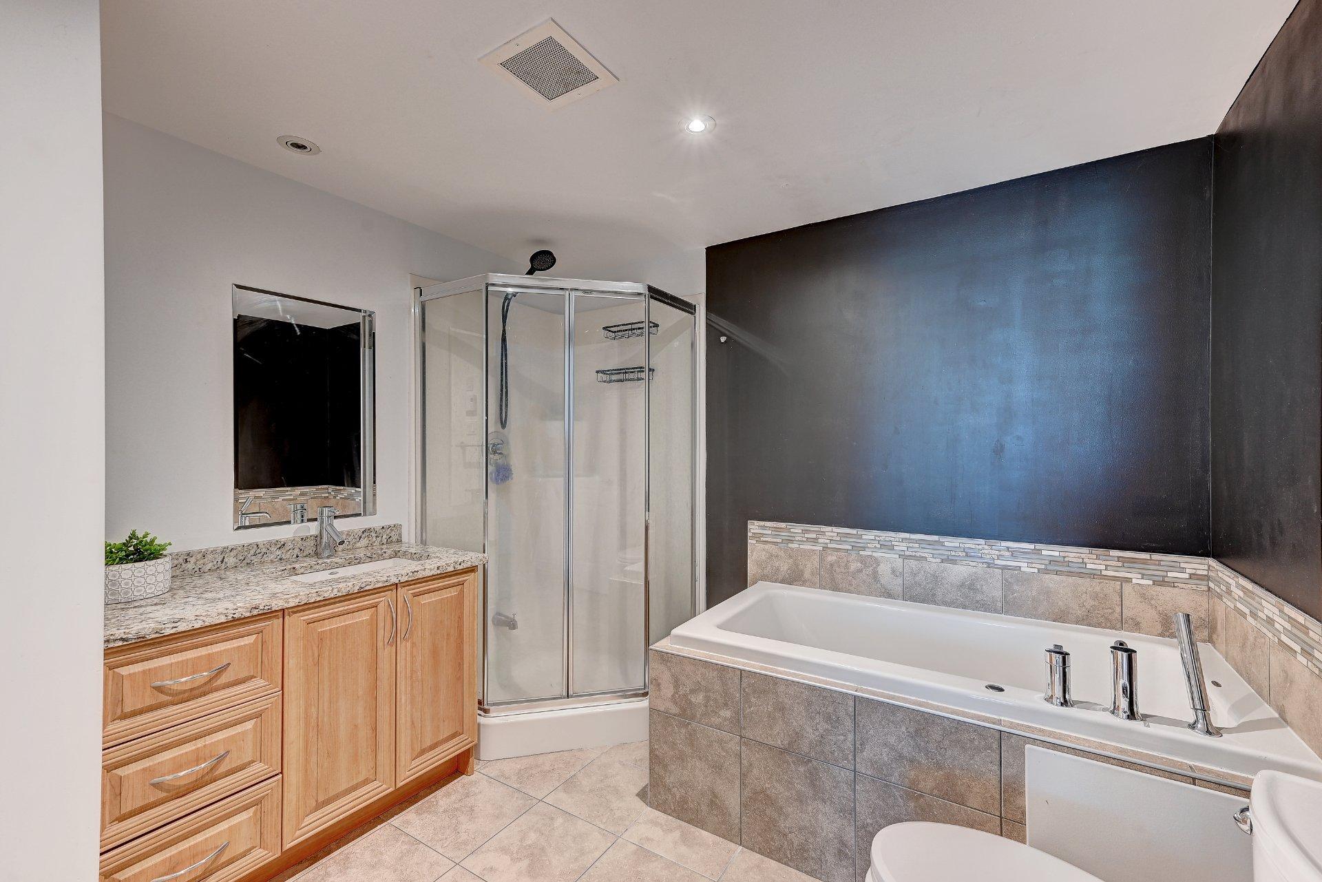 









7620


Boul. Marie-Victorin

, 109,
Brossard,




QC
J4W1B2

