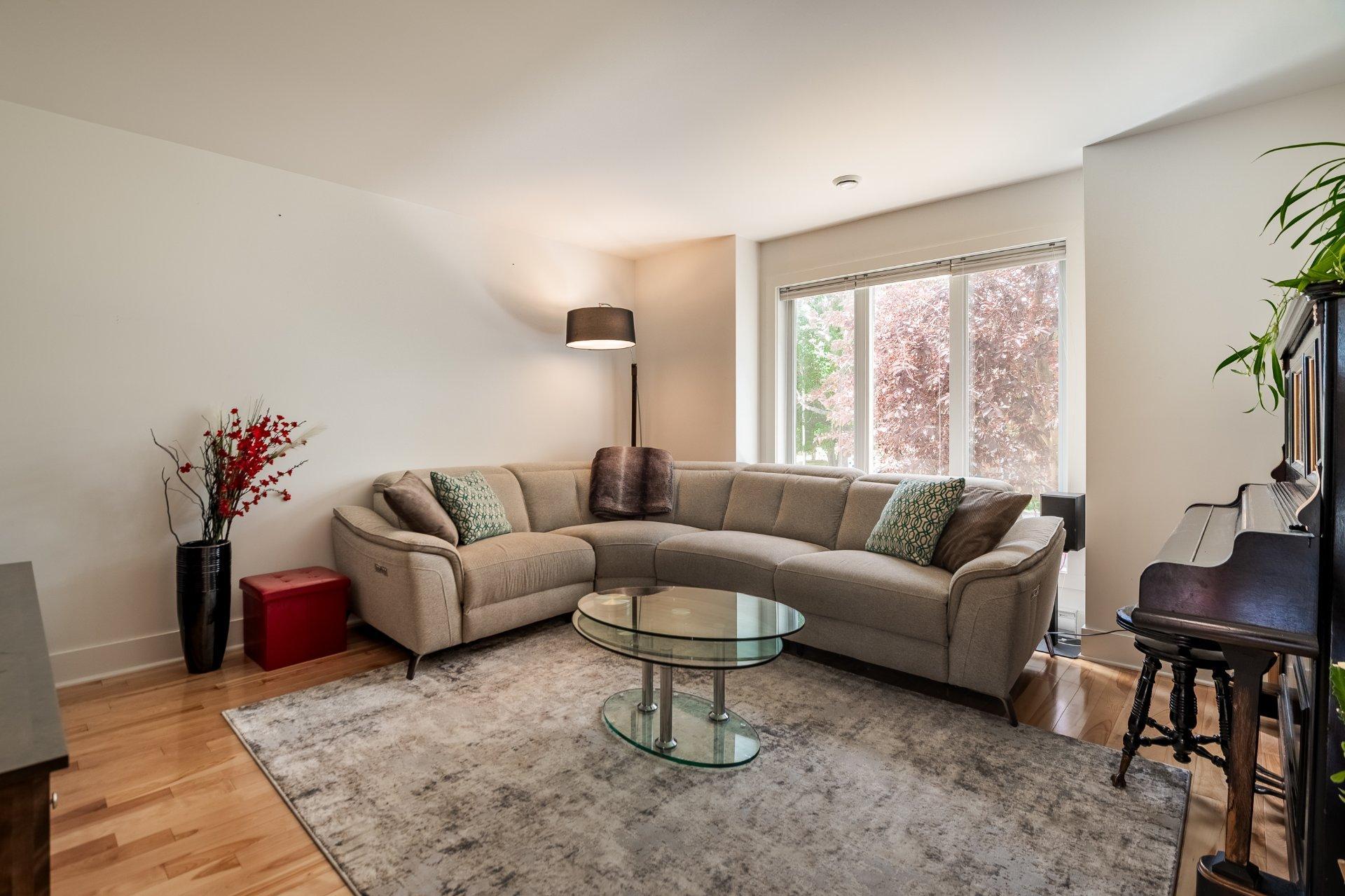 









518


Rue François-V.-Malhiot

, 22,
Boucherville,




QC
J4B0H1

