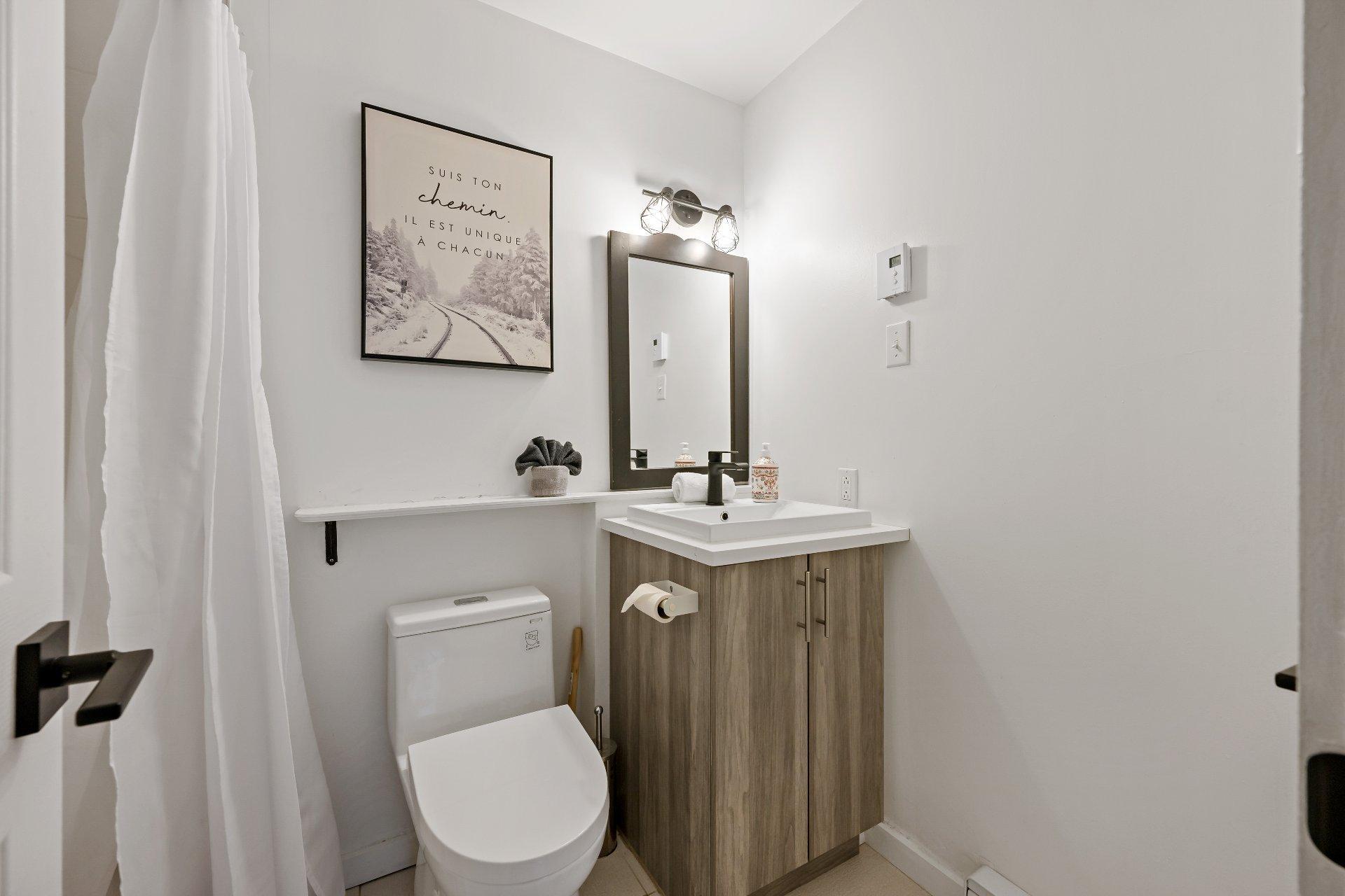 









231


Ch. de Lac-Tremblant-Nord

, 420,
Mont-Tremblant,




QC
J8E1B4

