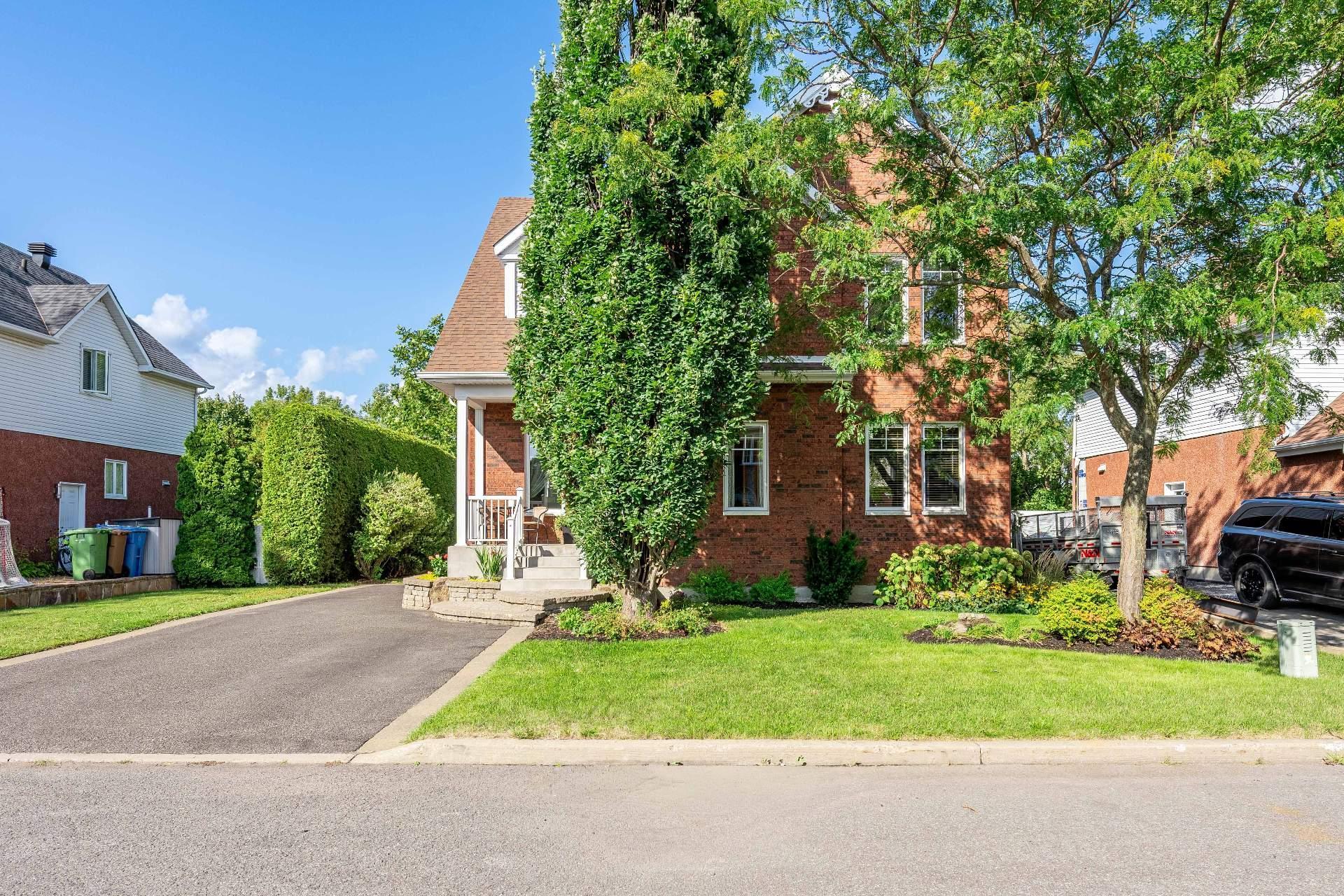 









155


Rue des Hérons

,
La Prairie,




QC
J5R6B6

