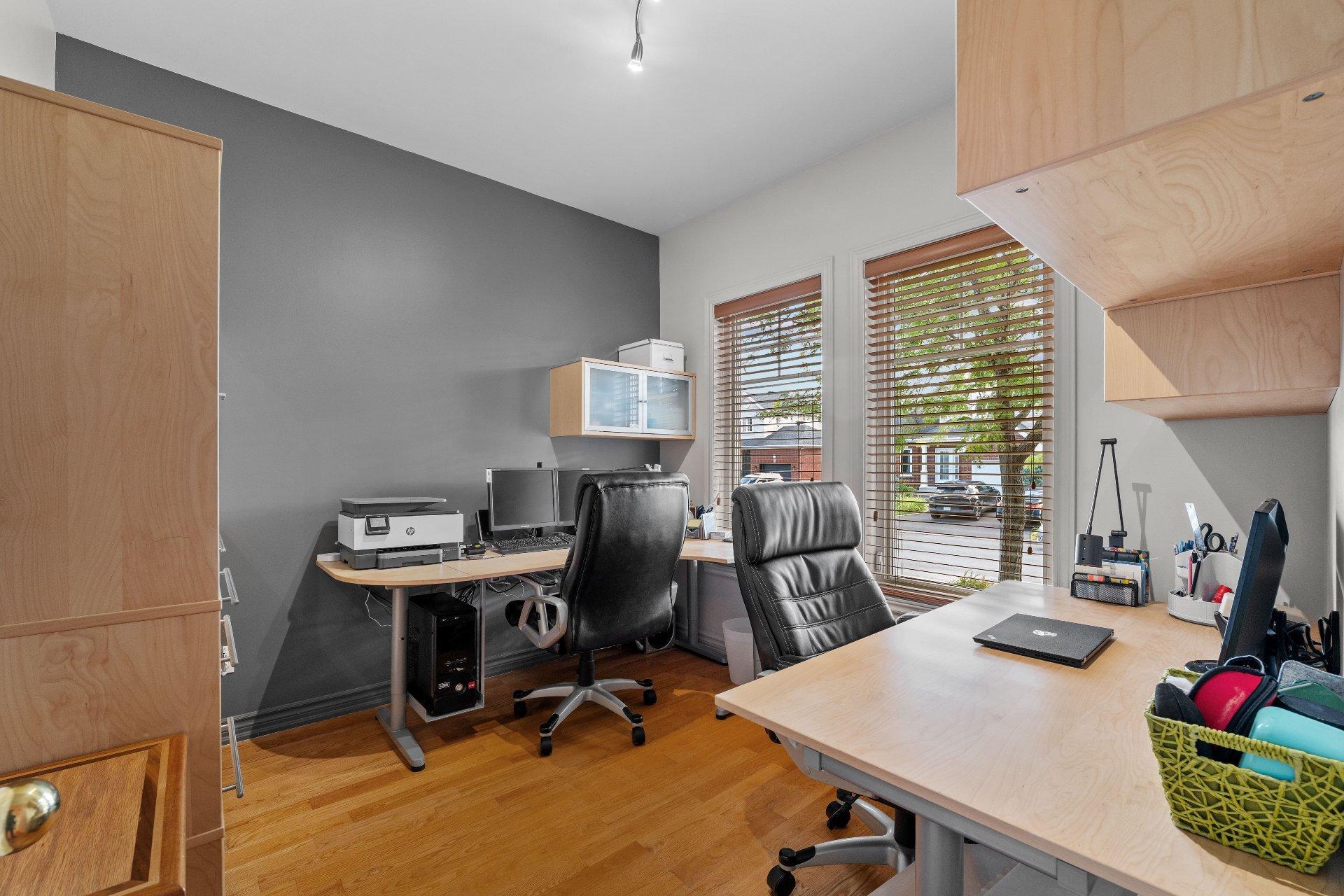 









155


Rue des Hérons

,
La Prairie,




QC
J5R6B6

