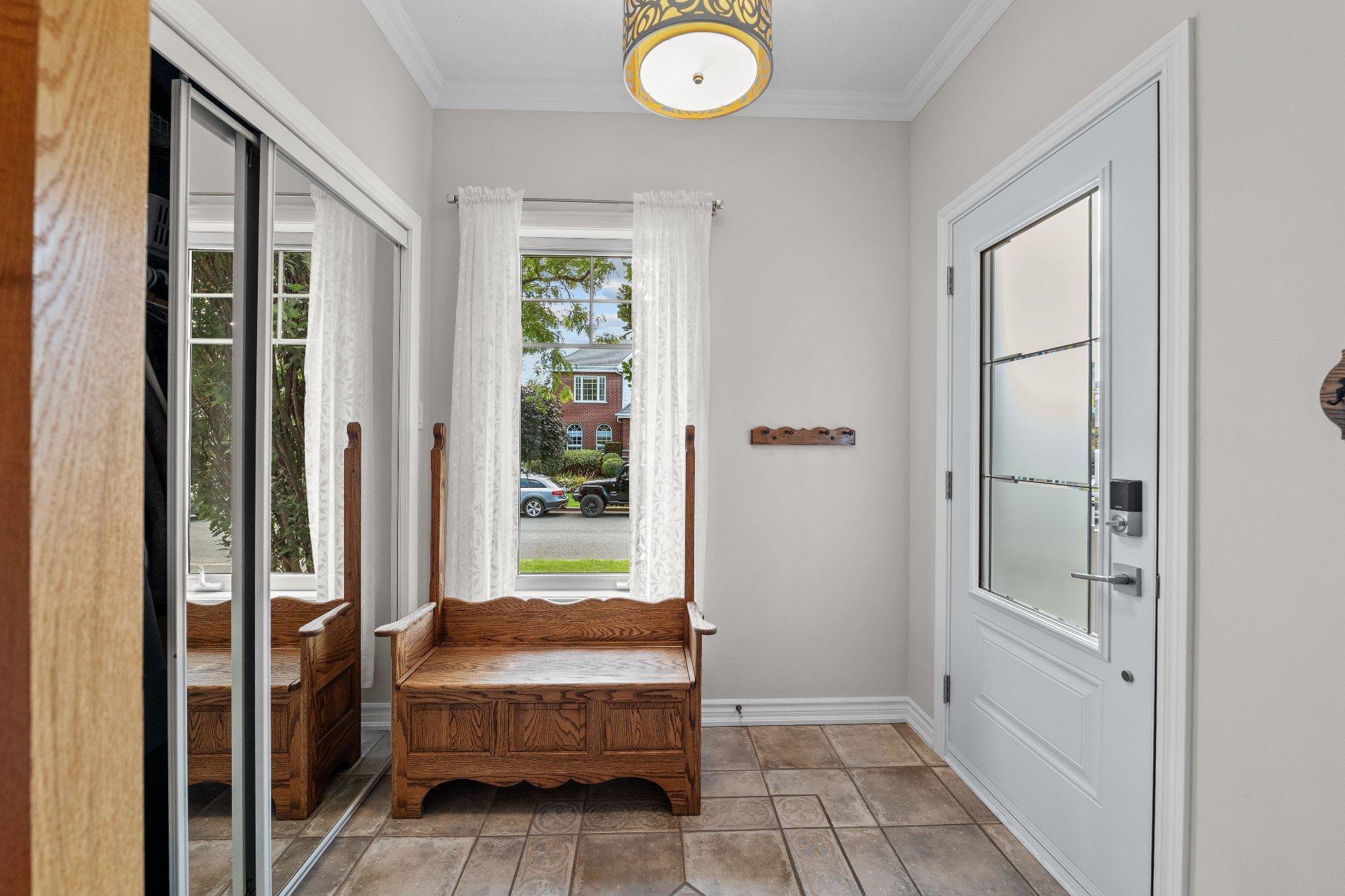 









155


Rue des Hérons

,
La Prairie,




QC
J5R6B6

