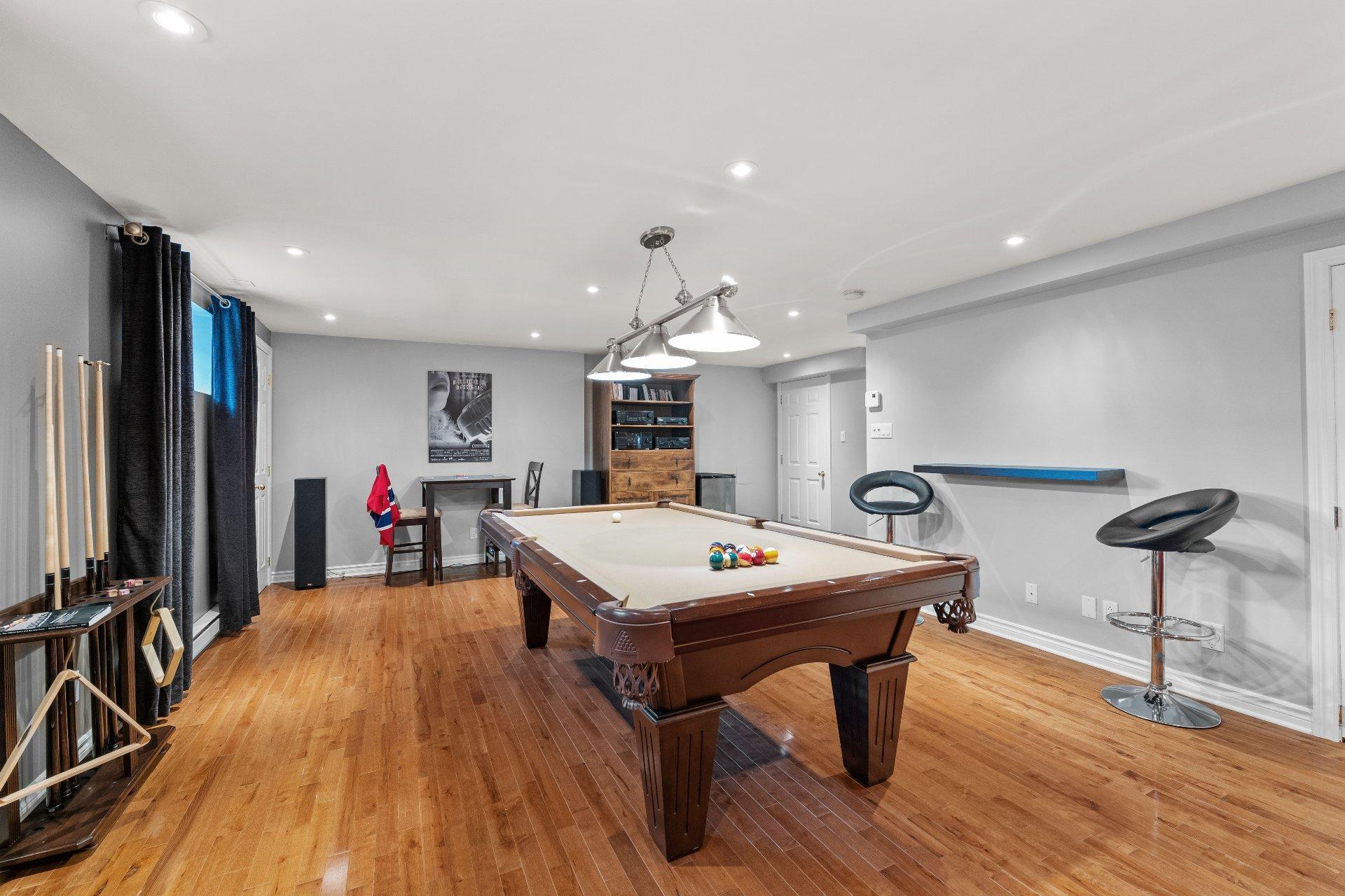 









155


Rue des Hérons

,
La Prairie,




QC
J5R6B6

