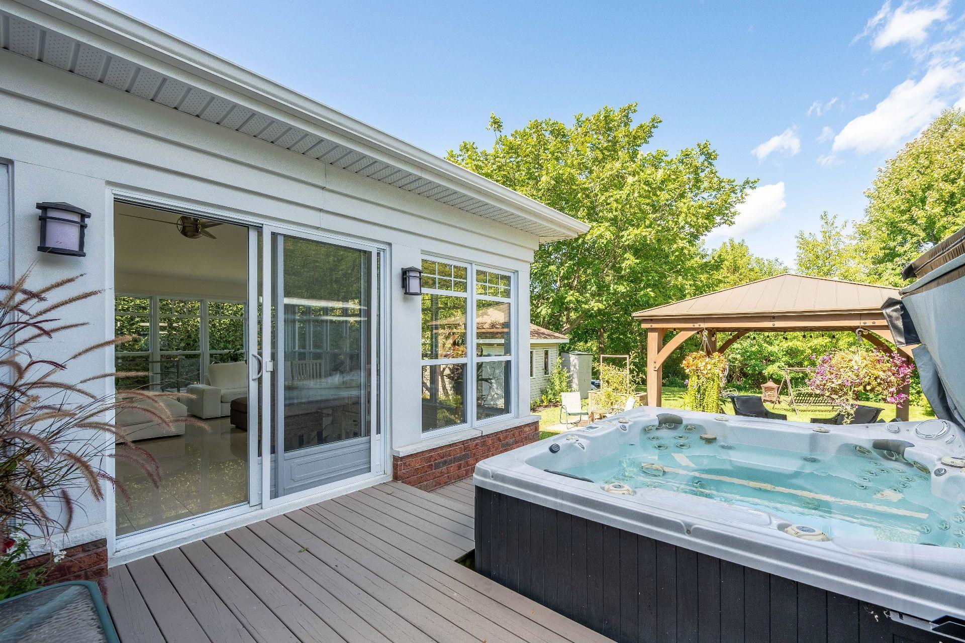 









155


Rue des Hérons

,
La Prairie,




QC
J5R6B6

