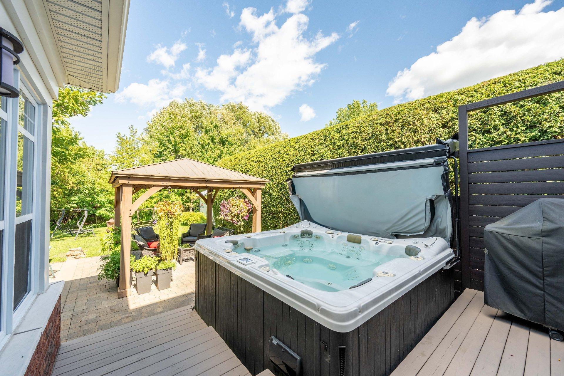 









155


Rue des Hérons

,
La Prairie,




QC
J5R6B6

