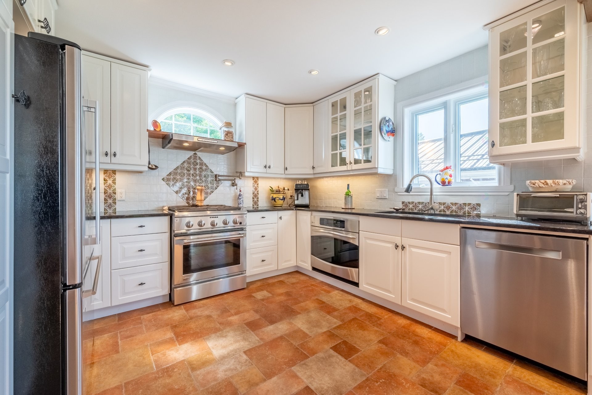 









285


Ch. Harvey

,
Sutton,




QC
J0E2K0

