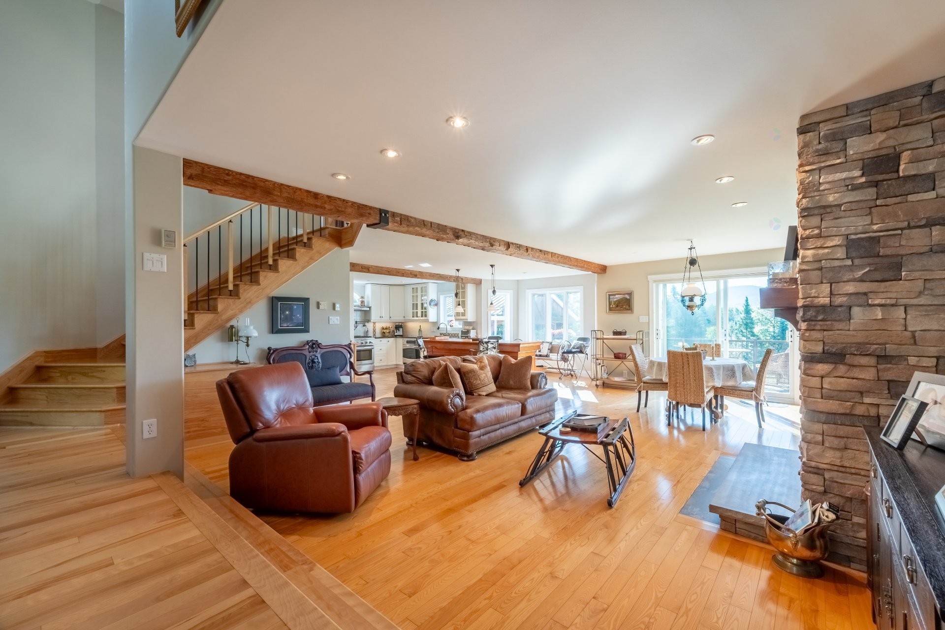 









285


Ch. Harvey

,
Sutton,




QC
J0E2K0

