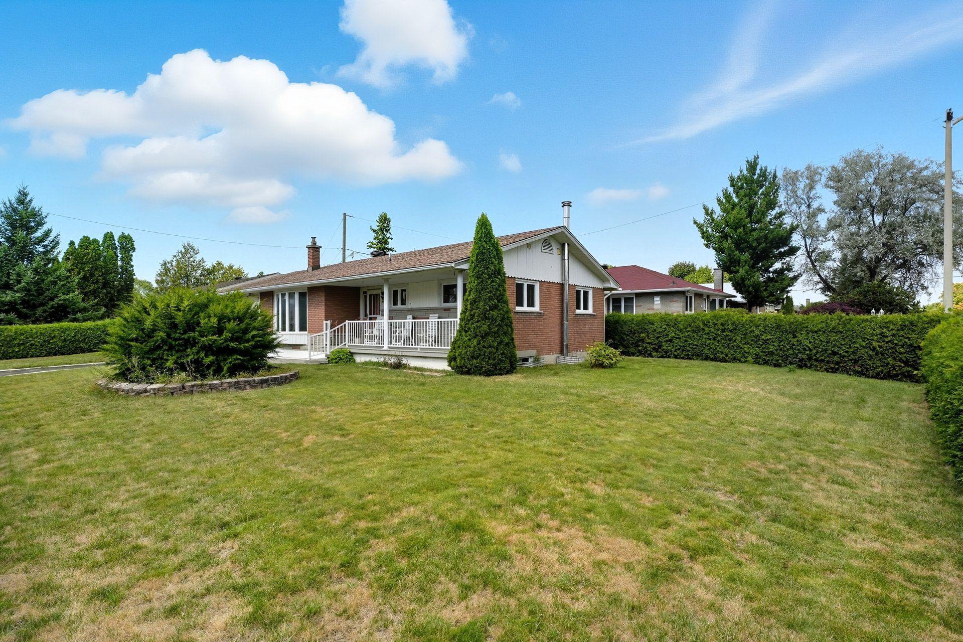 









427


Rue de Pointe-Gatineau

,
Gatineau (Gatineau),




QC
J8T2B8

