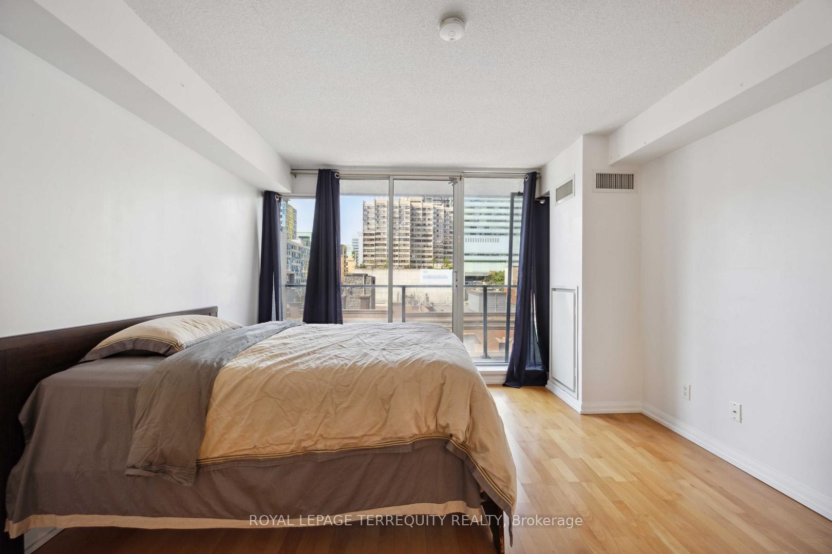









111


Elizabeth

Street, 729,
Toronto,




ON
M5G 1P7

