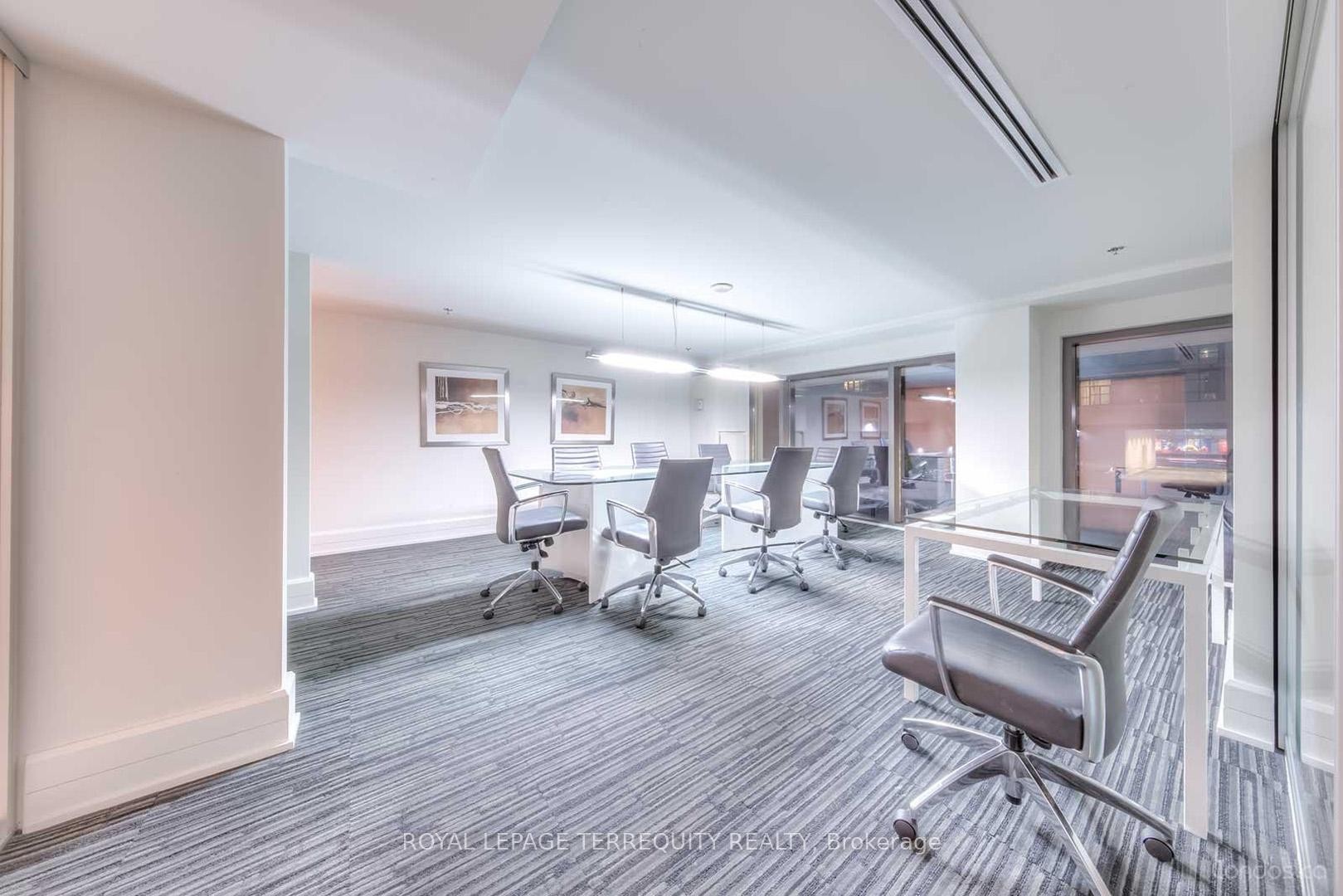 









111


Elizabeth

Street, 729,
Toronto,




ON
M5G 1P7

