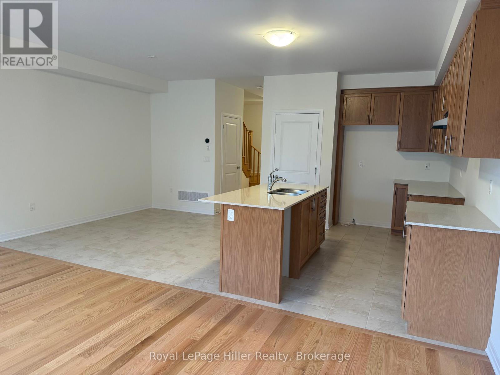 












4 POETT AVENUE

,
Stratford,




Ontario
N5A0M2

