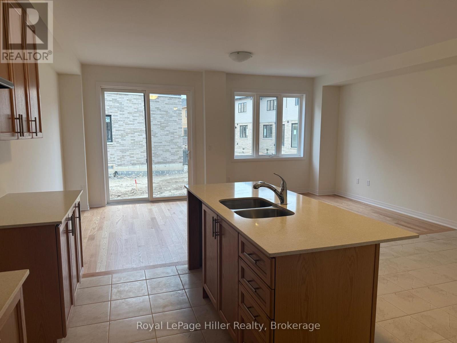 












4 POETT AVENUE

,
Stratford,




Ontario
N5A0M2

