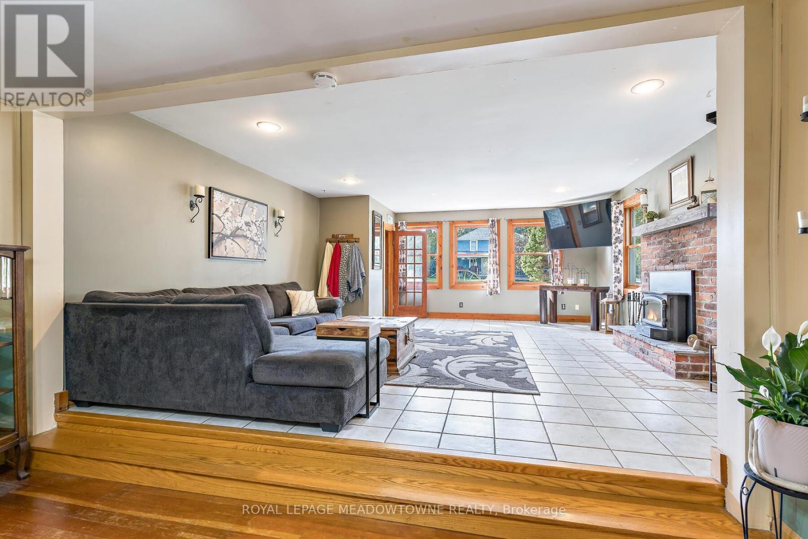 












9201 24 SIDE ROAD

,
Erin,




Ontario
N0B1Z0

