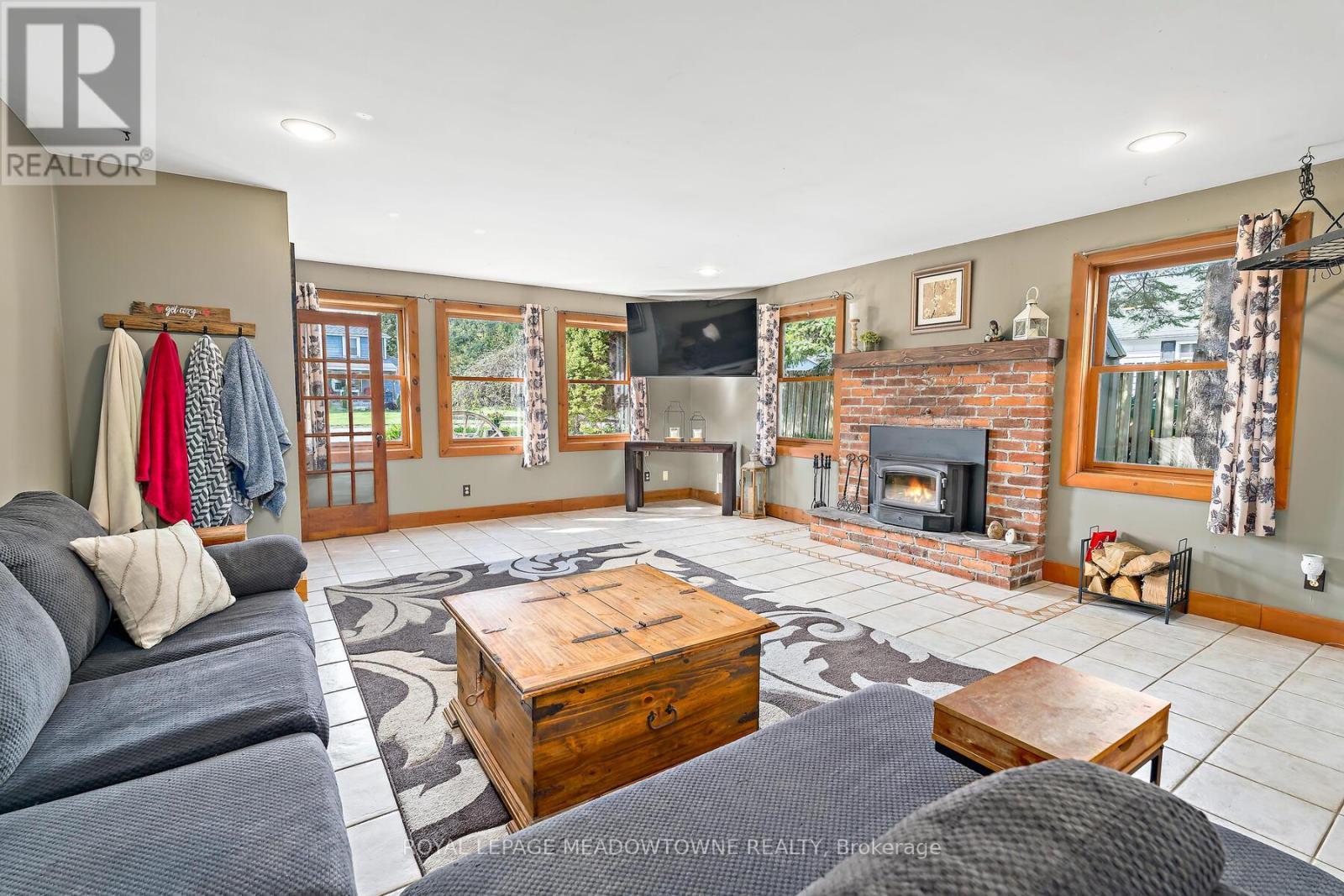 












9201 24 SIDE ROAD

,
Erin,




Ontario
N0B1Z0

