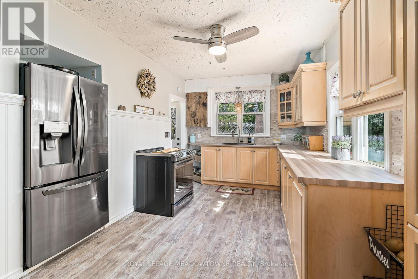 












9201 24 SIDE ROAD

,
Erin,




Ontario
N0B1Z0

