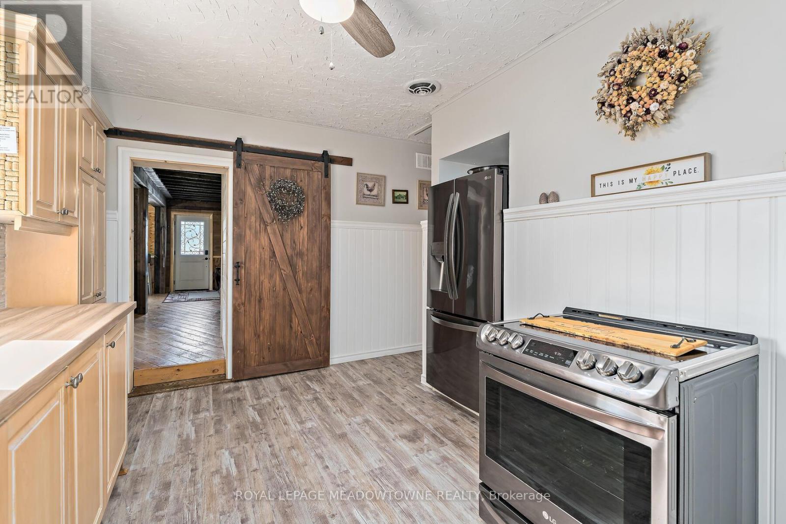 












9201 24 SIDE ROAD

,
Erin,




Ontario
N0B1Z0

