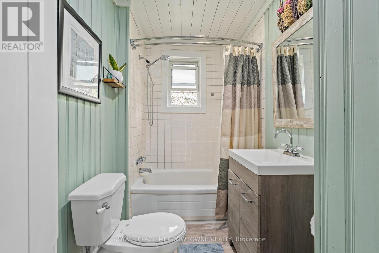 












9201 24 SIDE ROAD

,
Erin,




Ontario
N0B1Z0

