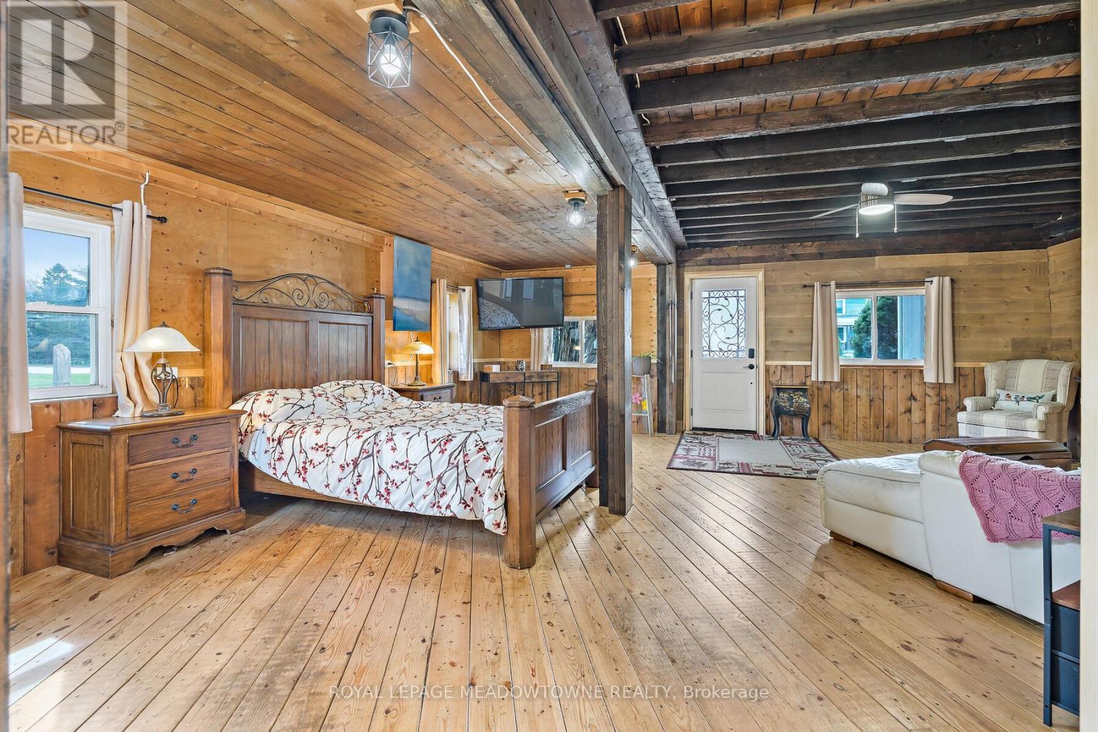 












9201 24 SIDE ROAD

,
Erin,




Ontario
N0B1Z0

