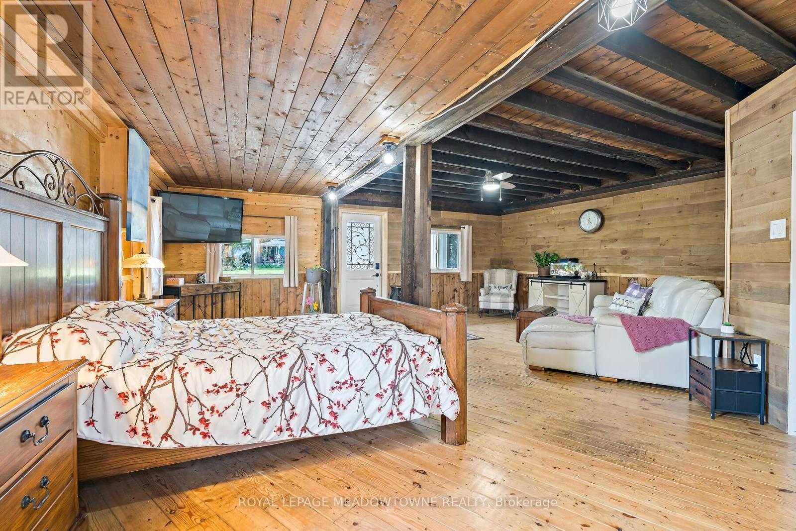 












9201 24 SIDE ROAD

,
Erin,




Ontario
N0B1Z0

