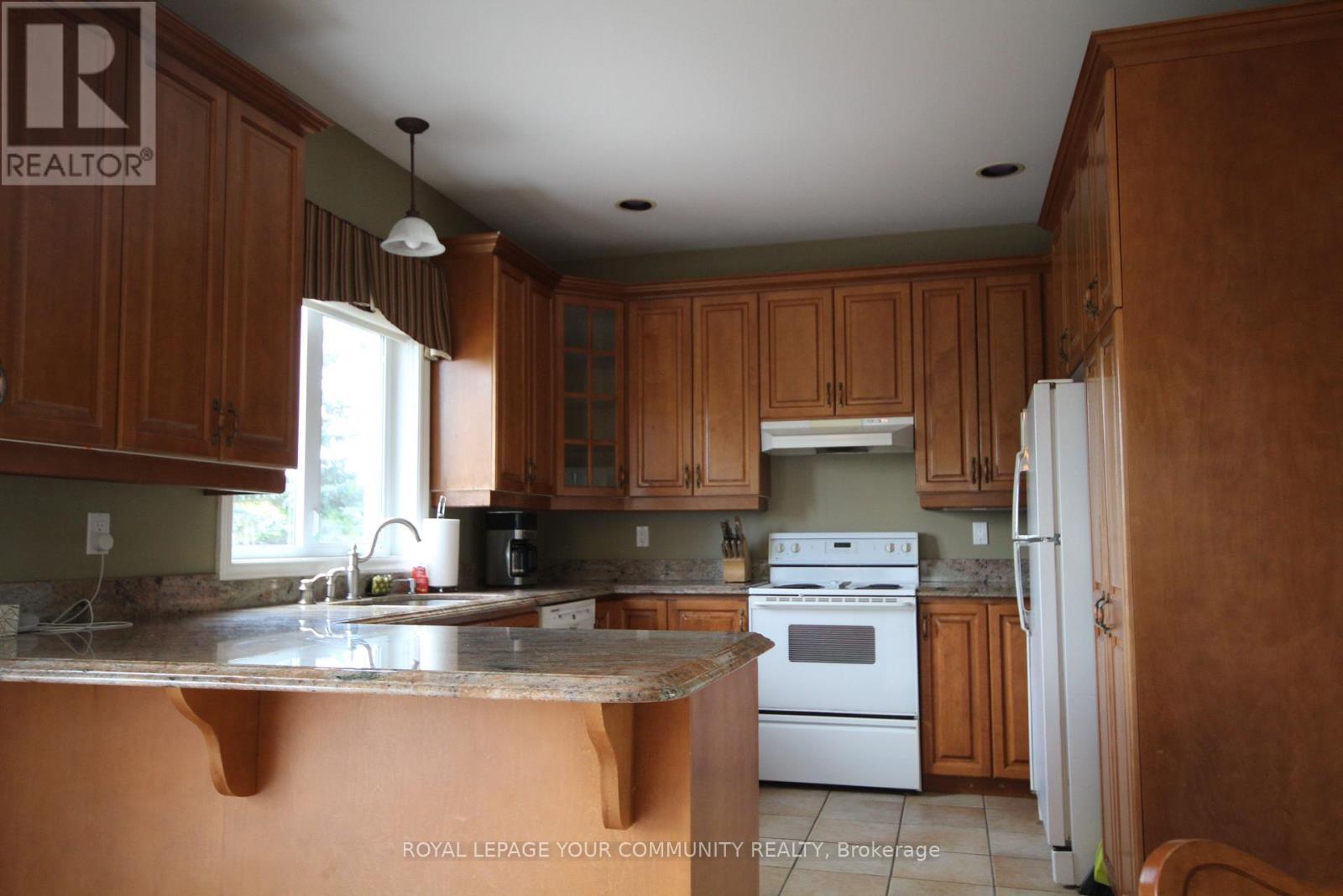 












22 WHITEBIRCH LANE

,
East Gwillimbury,




Ontario
L0G1V0

