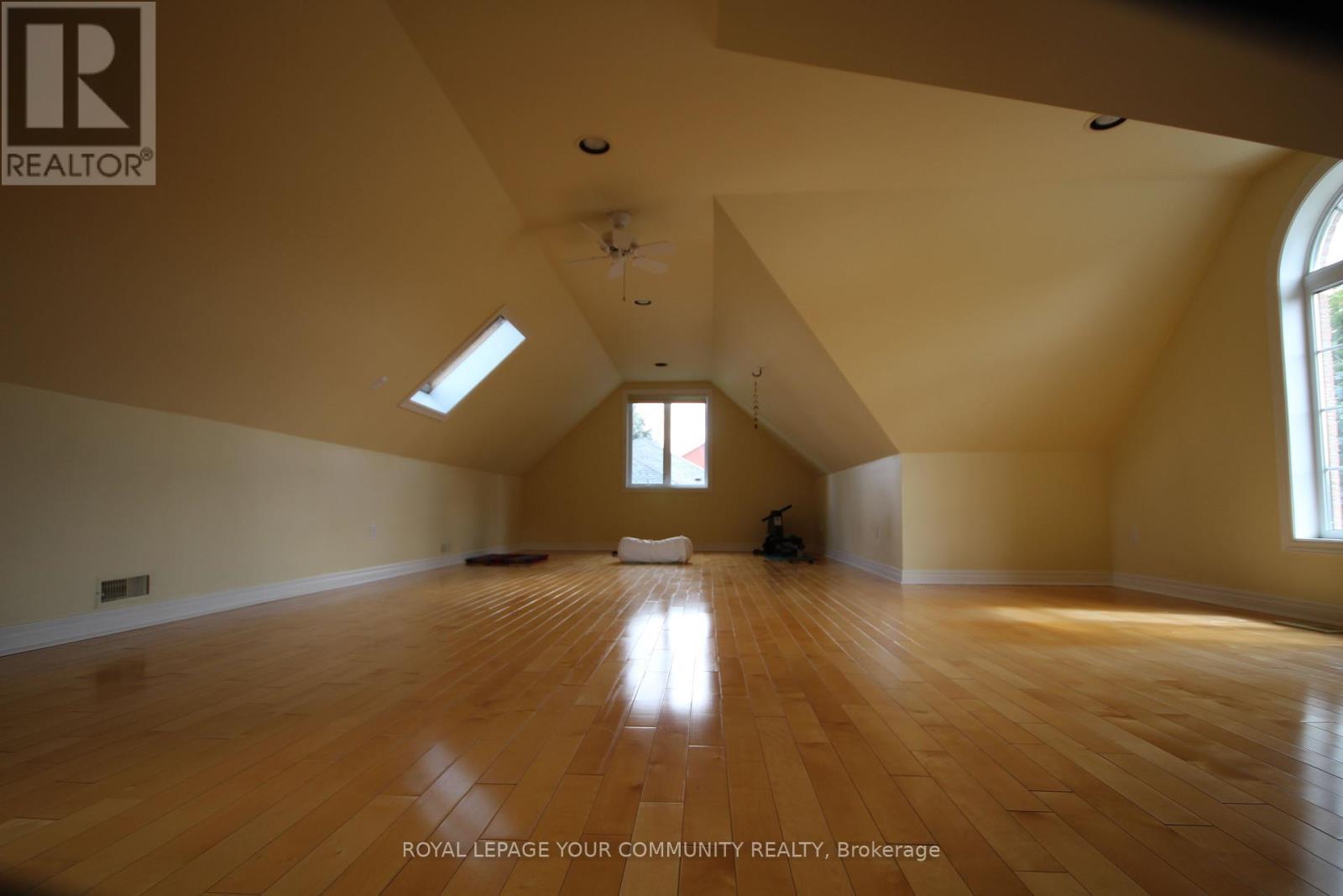 












22 WHITEBIRCH LANE

,
East Gwillimbury,




Ontario
L0G1V0

