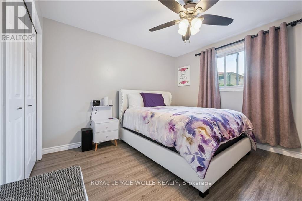 












263 THE COUNTRY WAY

,
Kitchener,




Ontario
N2E2V6

