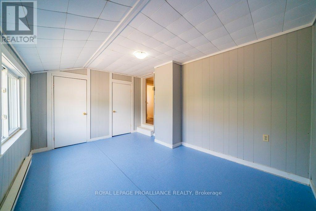 












12275 HIGHWAY 41

,
Addington Highlands (Addington Highlands),




Ontario
K0H2G0

