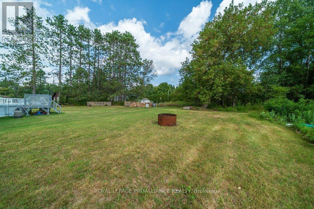 












12275 HIGHWAY 41

,
Addington Highlands (Addington Highlands),




Ontario
K0H2G0

