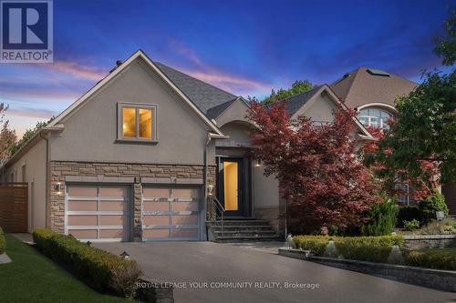 
															
													
													
													8 WINTERPORT COURT
													
												
												Richmond Hill,
												Ontario 