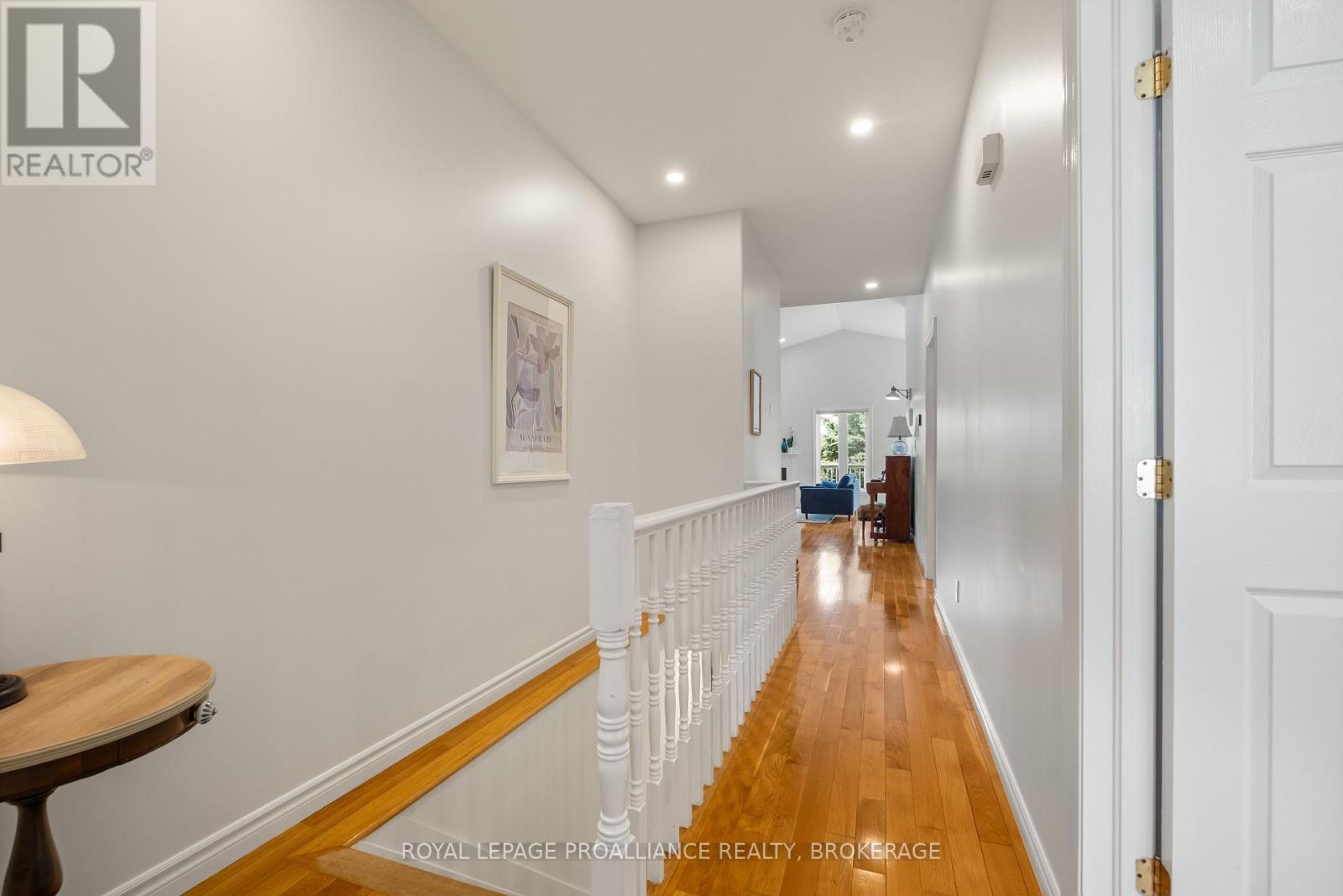 












34 SCHOONER DRIVE

,
Kingston (Kingston East (Incl Barret Crt)),




Ontario
K7K7J8

