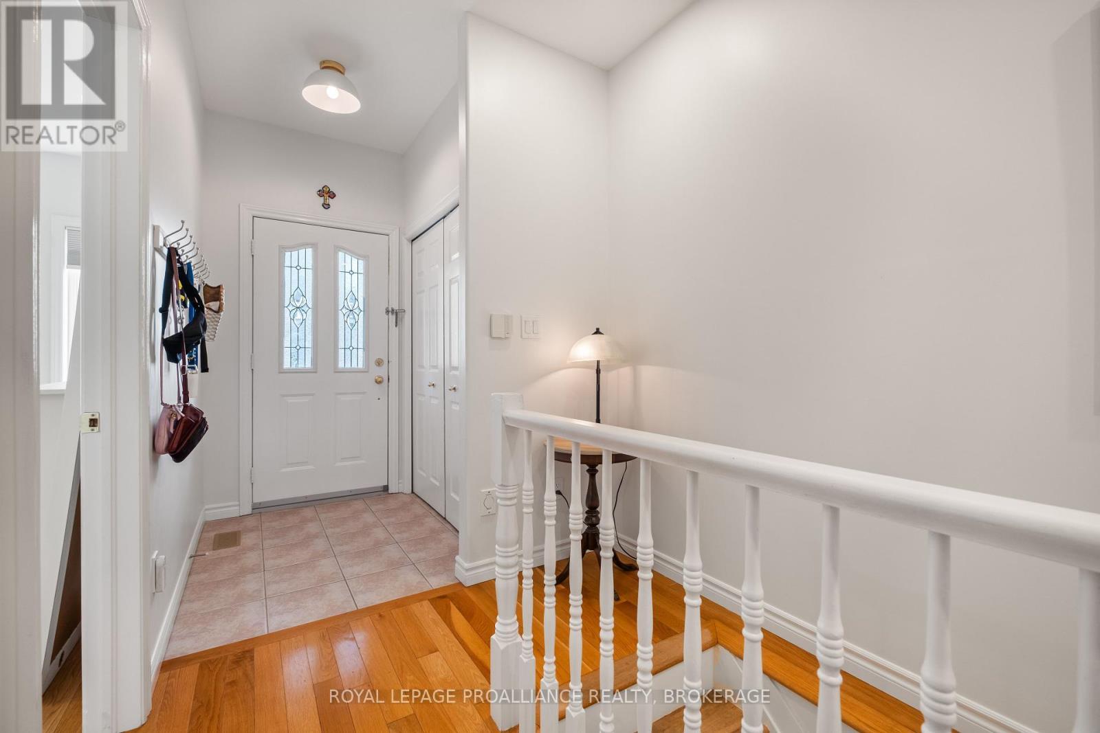 












34 SCHOONER DRIVE

,
Kingston (Kingston East (Incl Barret Crt)),




Ontario
K7K7J8

