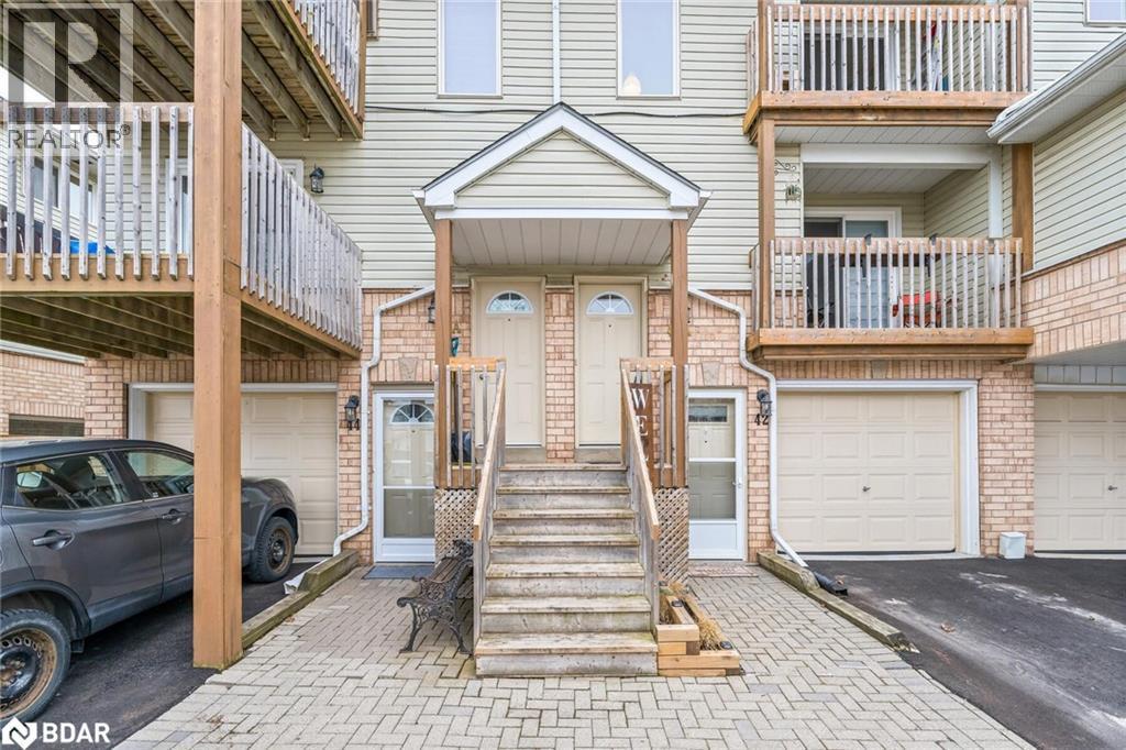 












42A STEWART MACLAREN Road

,
Georgetown,




Ontario
L7G5L9

