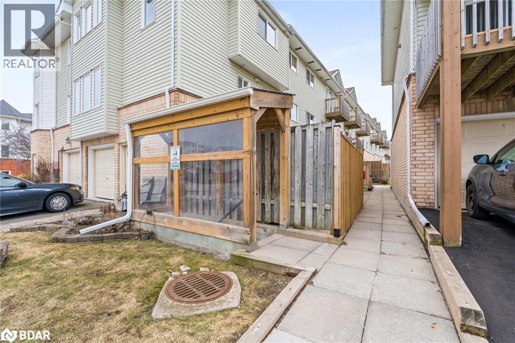 












42A STEWART MACLAREN Road

,
Georgetown,




Ontario
L7G5L9

