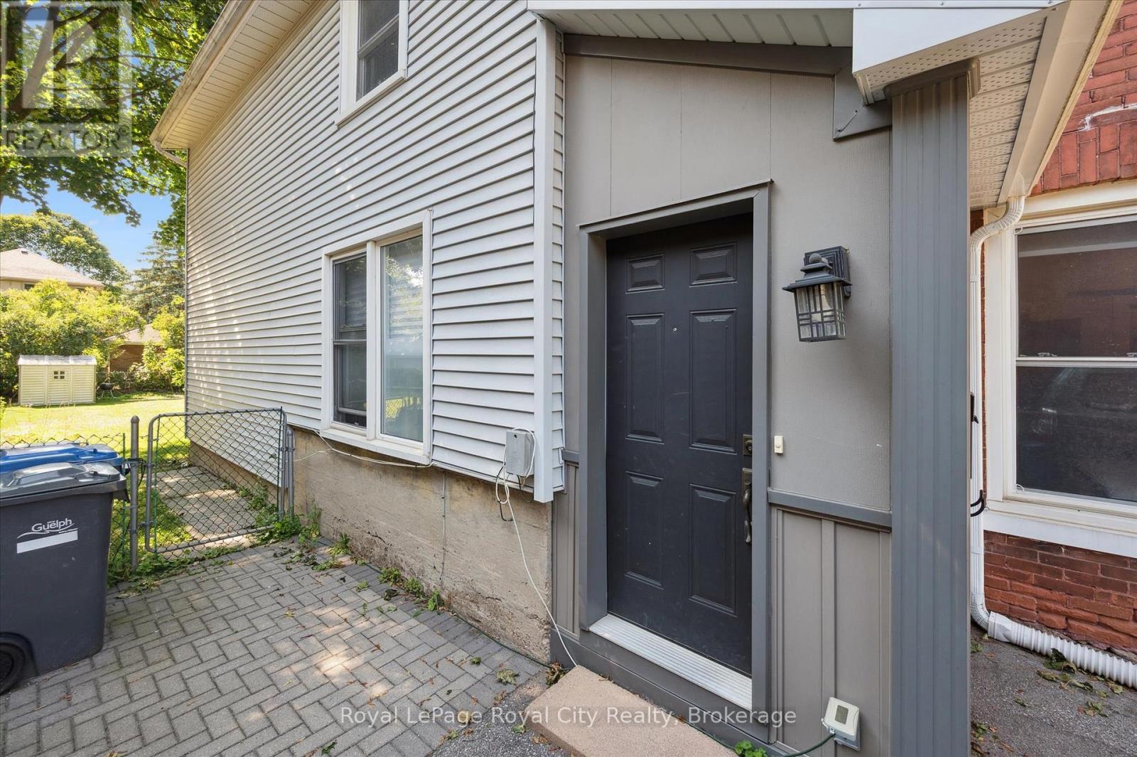 












92 KATHLEEN STREET

,
Guelph (Exhibition Park),




Ontario
N1H4Y3

