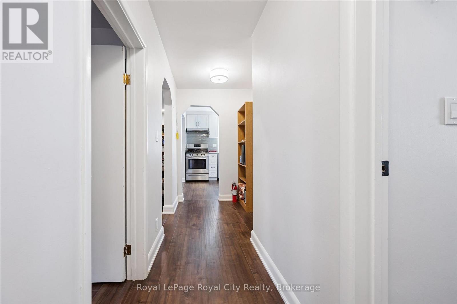 












92 KATHLEEN STREET

,
Guelph (Exhibition Park),




Ontario
N1H4Y3

