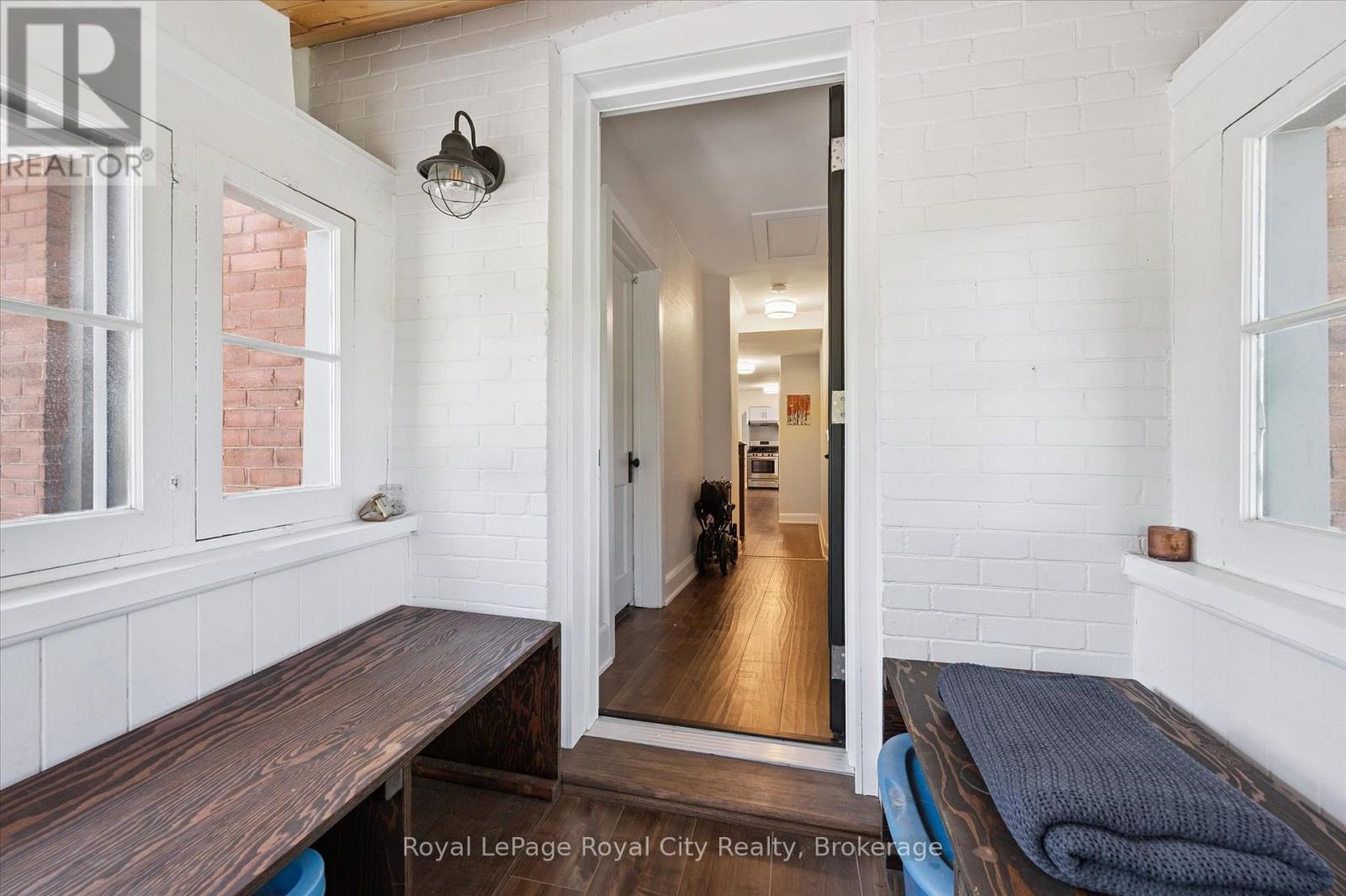 












92 KATHLEEN STREET

,
Guelph (Exhibition Park),




Ontario
N1H4Y3

