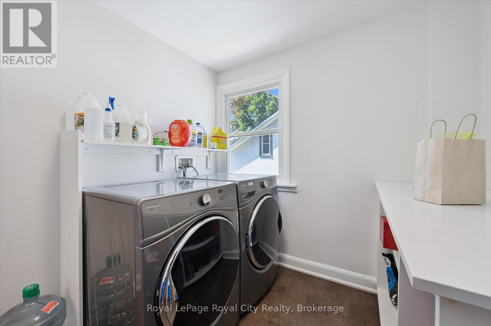 












92 KATHLEEN STREET

,
Guelph (Exhibition Park),




Ontario
N1H4Y3

