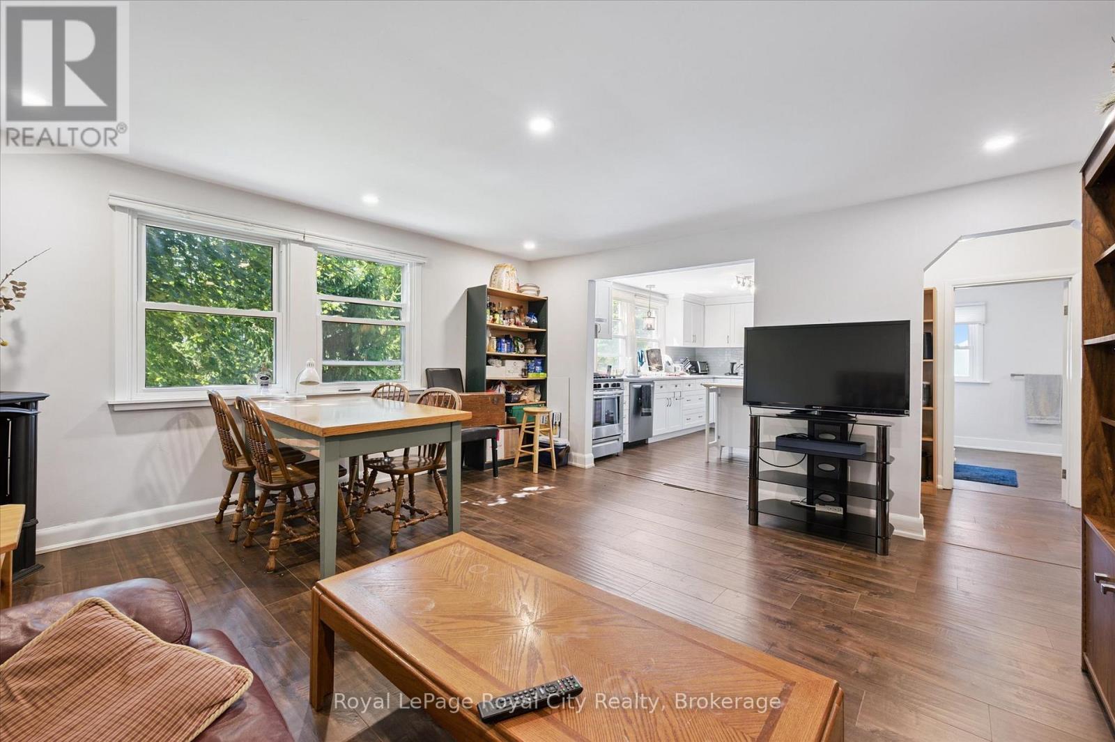 












92 KATHLEEN STREET

,
Guelph (Exhibition Park),




Ontario
N1H4Y3

