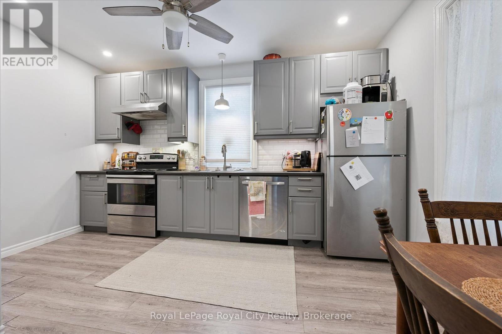 












92 KATHLEEN STREET

,
Guelph (Exhibition Park),




Ontario
N1H4Y3

